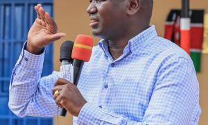 PS. Julius addresses residents